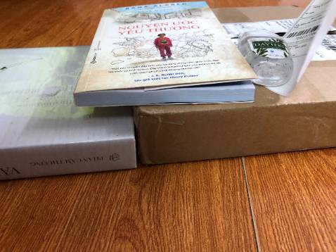 rất không hài lòng. tôi mua 3 cuốn VĂN MINH VẬT CHẤT CỦA NGƯỜI VIỆT nhưng nhà sách chỉ giao có 1 cuốn...
đề nghị nhà sách giao bổ sung