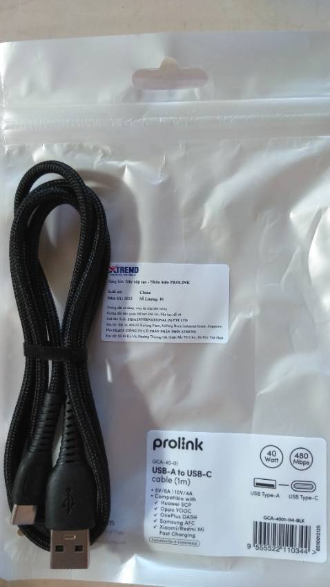 Dây mềm , dẻo .Đầu USB  type A là 3.0 . Đọc dữ liệu từ dĩa cứng di động nhanh ,sạc điện thoại rất ổn .