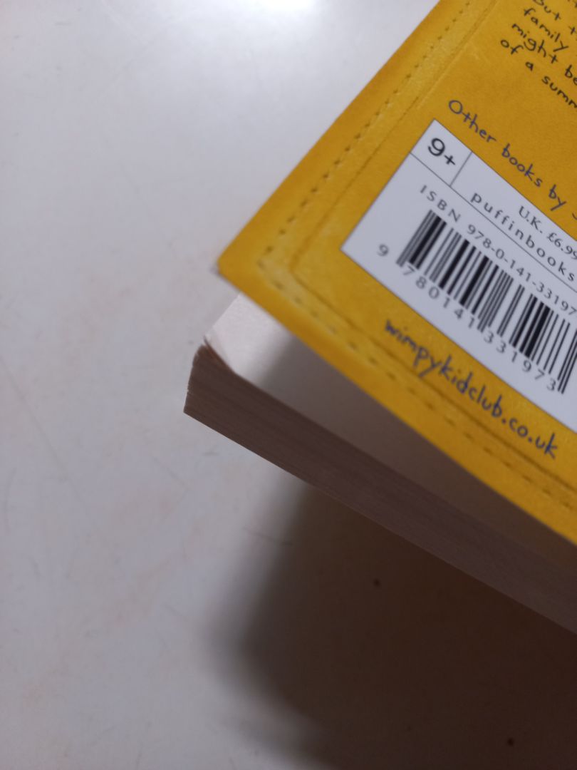 Sách có vài chỗ bị quăng góc làm mình không thích lắm. Còn nội dung truyện quá hay nên khỏi phải nói rồi.