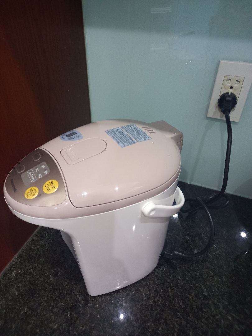 máy cắm điện vô ko thấy sáng đèn, không nóng nước, yêu cầu Tiki và shop đổi lại máy khác gấp vì nhà đang có nhu cầu dùng nước nóng nên đang cần gấp, mua hàng trên Tiki bao năm nay đây là lần đầu tiên gặp sự cố này