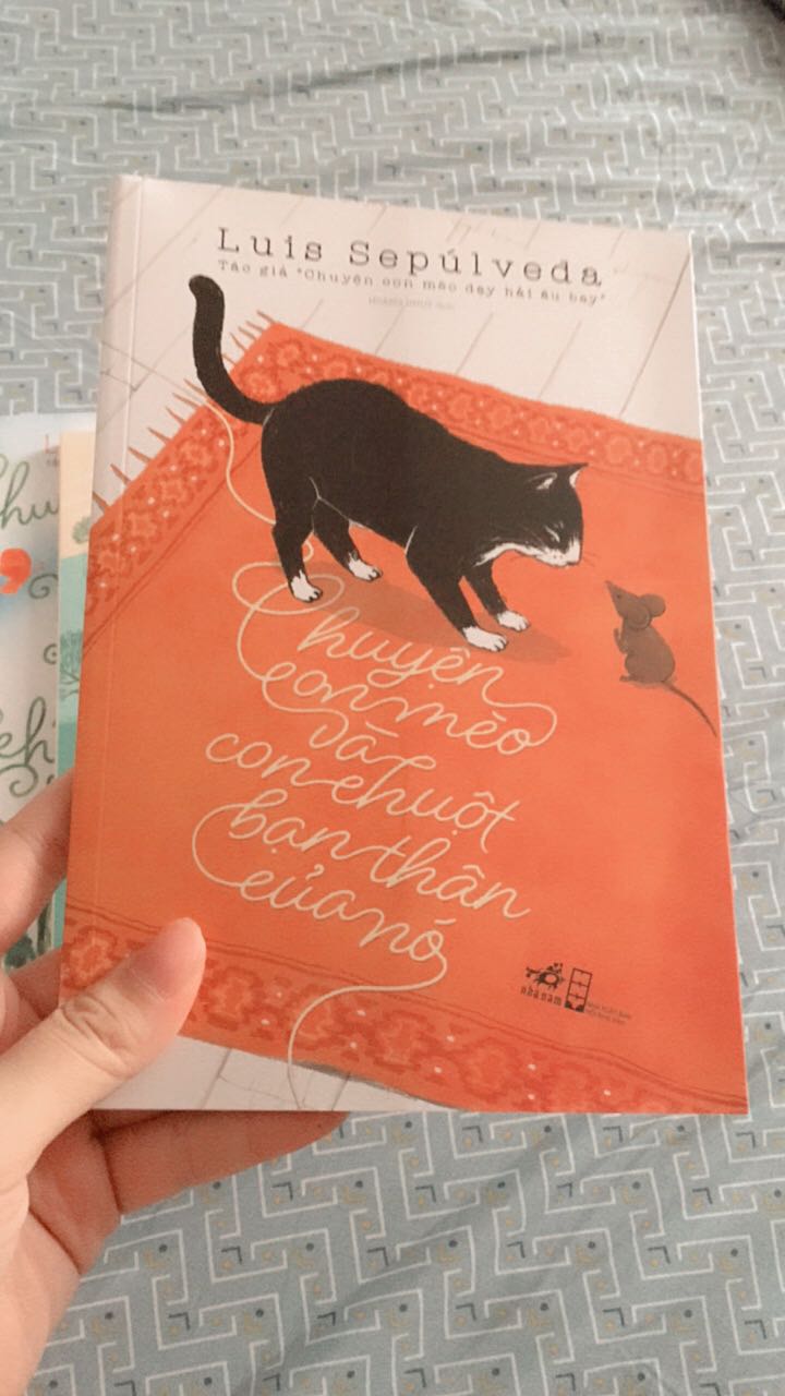 Sách được bọc rất kĩ, chất lương tuyệt lắm, mình thích ạ.