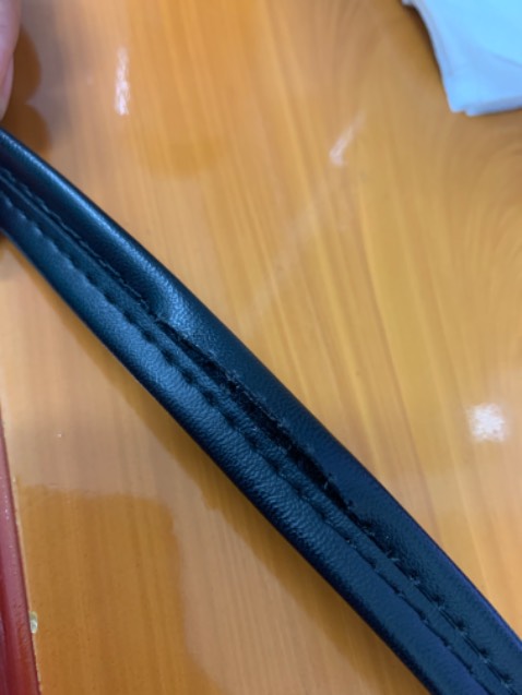 Dây đeo may hơi mớm, dùng vài hôm là bung ra.Còn lại mọi thứ ok