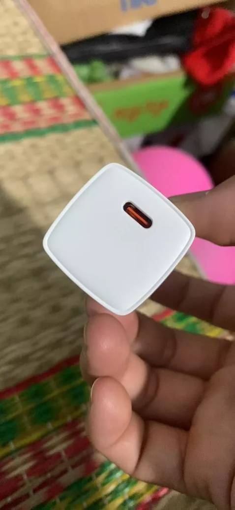 Củ sạc tốt. Đầu cứng cáp. Đầu cắm chắc chắn. CẮm nhận ngay sạc khá nhanh. shop gói hàng cẩn thận