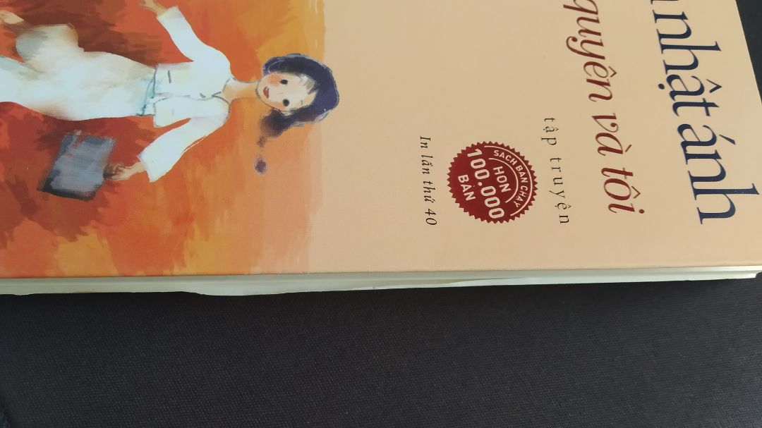 Trước khi đặt hàng thì Tiki cam kết bọc Bookcare nhưng chẳng thấy đâu? Sách cuống bìa hơi đen, chữ in bị mờ như mấy cuốn sách cũ, chả rõ chữ gì, tờ giấy cuối tự nhiên dài ra, còn bị quắn lại và gấp nếp nữa chớ :))) sách như bị lỗi r giao cho mình luôn??? Chịu nhưng chúc Tiki có 1 ngày zui zẻ