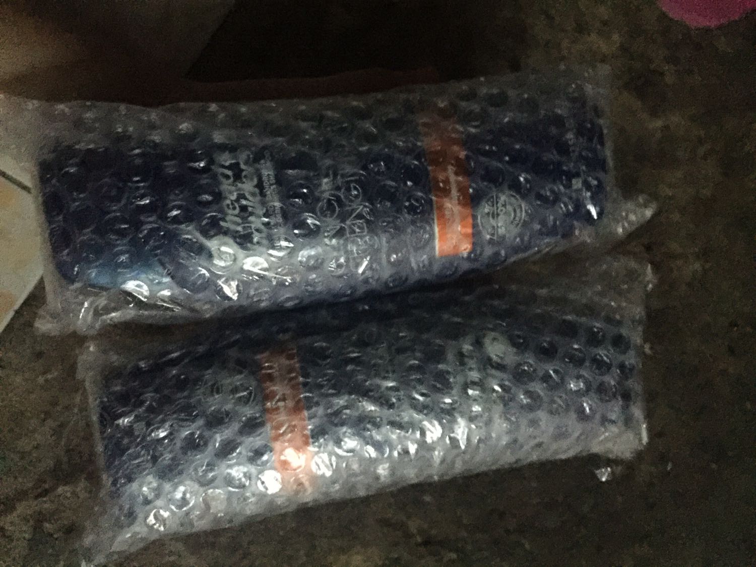 Dầu gội này tất nhiên là chất lượng rồi, mình gội hết 1 chai đầu thấy sạch nấm nên mới mua nữa. Nhưng giao hàng lâu quá, còn chậm thời gian dự kiến tới 2 ngày nhưng bên Tiki có gọi điện xin lỗi, mình hài lòng về việc đó ♥️. Trong lúc chờ hàng tới mình gội cái khác là đầu lại nổi gàu và nấm ?