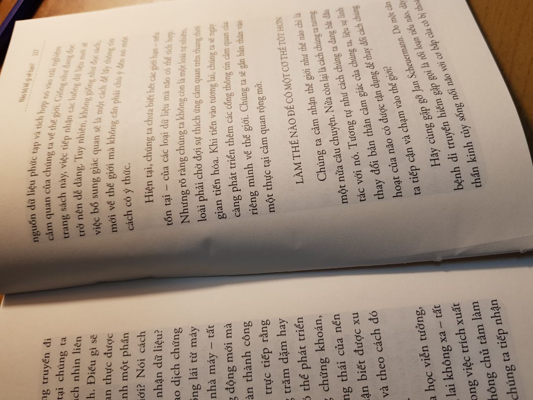 Mình nhận quyển này bị rách chút, chắc do vận chuyển. Nhưng lần trước mua quyển Não bộ kể gì về bạn, đọc mấy hôm bị bong chỉ ở giữa. Hy vọng những lần sau chất lượng sẽ tốt hơn. Cảm ơn Tiki!