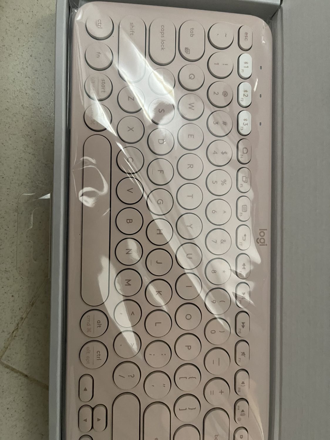 Đóng gói chất lượng xịn xò, giao hàng nhanh cấp tốc luôn. Mình chưa xài nên chưa biết, xài thời gian sau sẽ quay lại nói trải nghiệm

Mình đã trải nghiệm, thật sự rất thích Tiki, máy lần đầu mình mua bị lỗi nhảy phím, ngay lập tức Tiki thu hồi và đổi cái mới liền cho mình luôn. Đó là lí do mình luôn dùng tiki