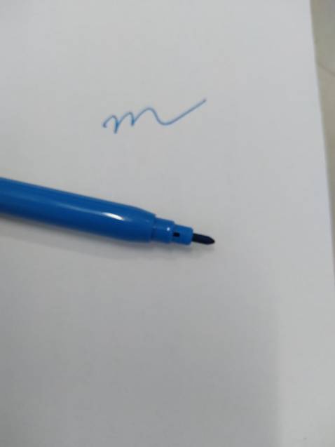 Mực ra đều, không bị lem, mùi dễ chịu, lên màu tốt. 24 màu.