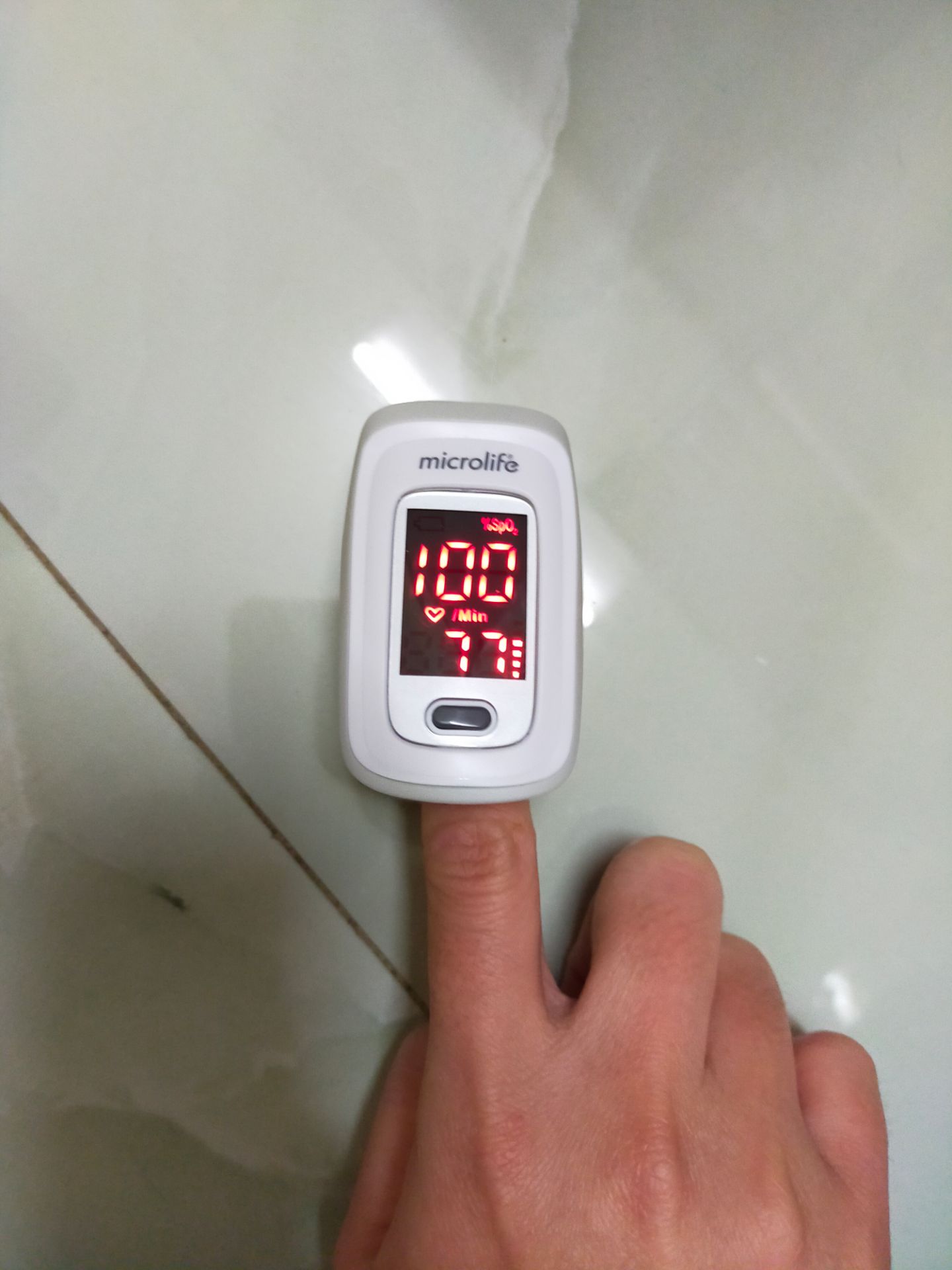 Các bộ phận đều đầy đủ. mk ms đo thấy ổn. Máy hiển thị kết quả nhanh. Tiki giao hàng rất nhanh. Mong là sp dùng sẽ bền ạ