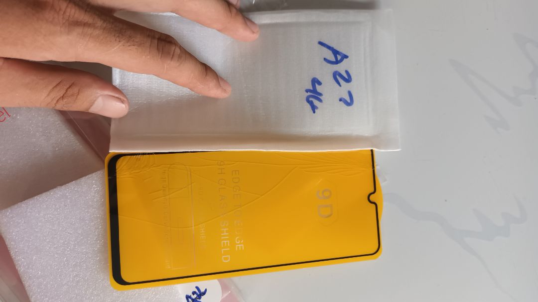 mình đặt A22 5G, giao A22 4G, mặt kính thì bị vỡ. do tin tưởng shop vì đây là đơn hàng thứ 2 nên mình ko quay clip lúc mở hàng. liên hệ đổi trả thì tiki bảo gửi clip và hình ảnh lúc mở. vậy thì thua.