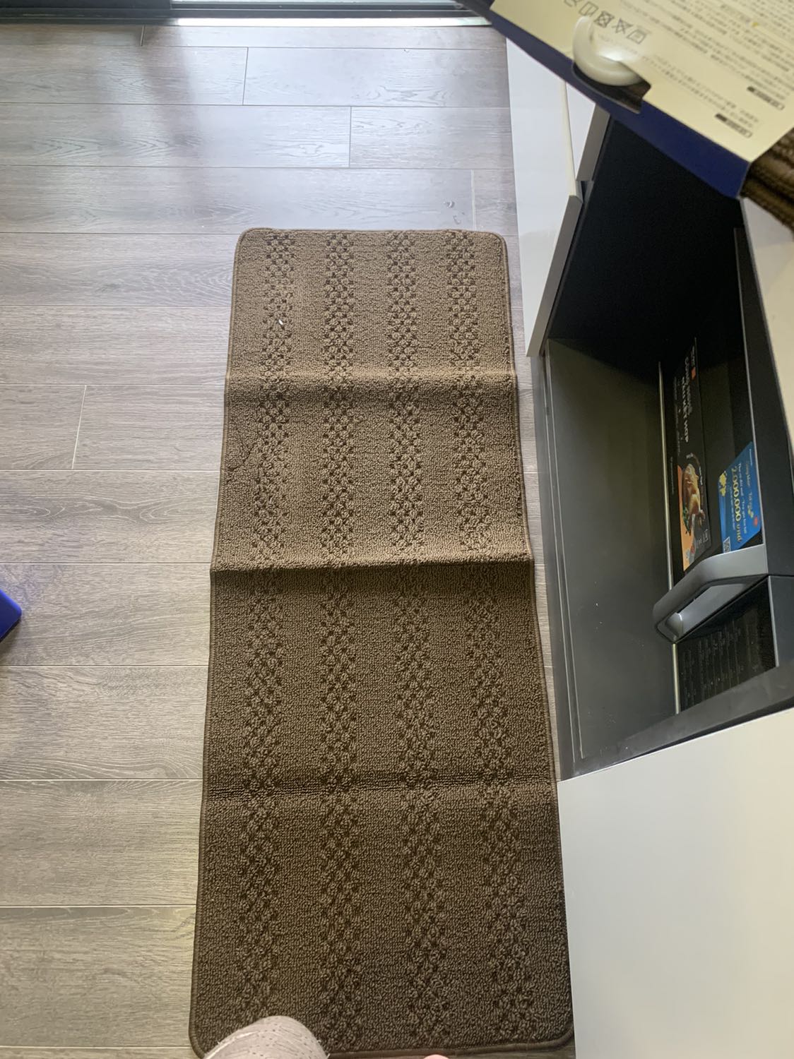 Đóng gói cẩn thận sản phẩm dày dặn, tiên nhiên có 1 lỗi nhỏ là có chỗ chỉ hơi bị bung. Nhưng ksao vẫn dùng ok nhé