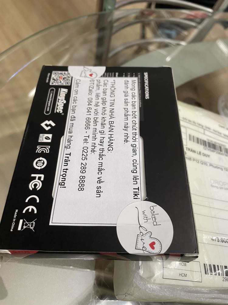 Trong dịch nên nhận hàng hơi lâu nhưng vẫn đúng cam kết. Shipper nhiệt tình vui vẻ, mặc dù dặn đầu hẻm cho shipper dễ tìm nhưng anh shipper tới trước cửa nhà luôn, 5 sao anh shipper.

Shop đóng hàng cẩn thận, gói mút giảm va đập nên nhìn hộp bên ngoài vẫn còn rất chắc chắn. Giữ nguyên tem của shop. Hàng mới 100% chưa sử dụng nên an tâm về chất lương. Rất hài lòng.