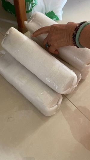 mua 5 chai, bể nát 2 chai