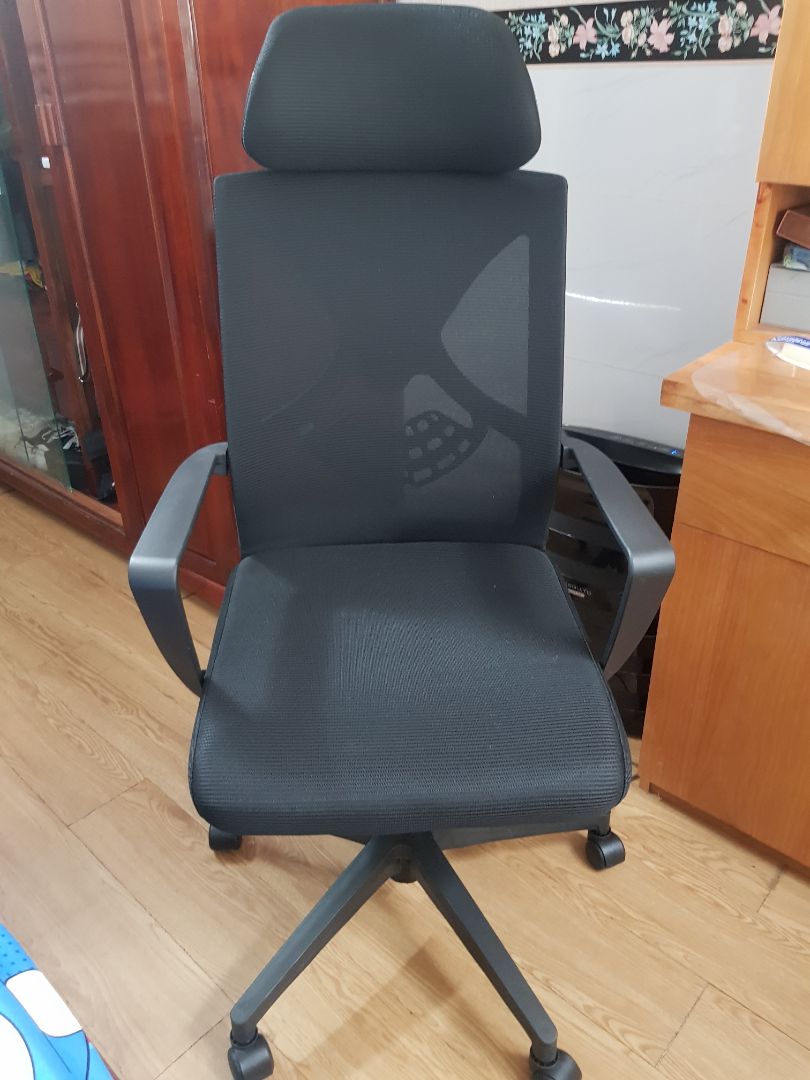 Hàng nhận đầy đủ, không móp méo, ghế ngon đáng đồng tiền. không có sách hướng dẫn nên ban đầu khó lắp