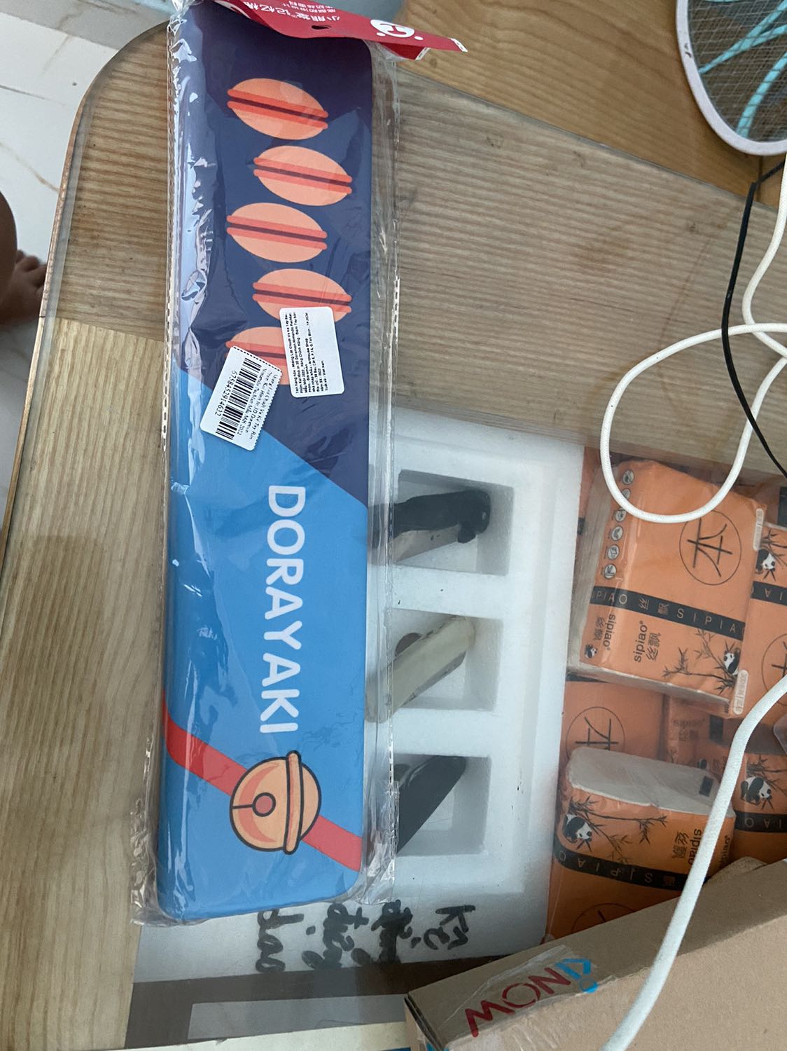 Ghi là miếng lót chuột và kê tay tưởng có hai món nên đặt mua và khi nhận hàng thì chỉ có miếng kê tay, KHÔNG CÓ TẤM LÓT CHUỘT.