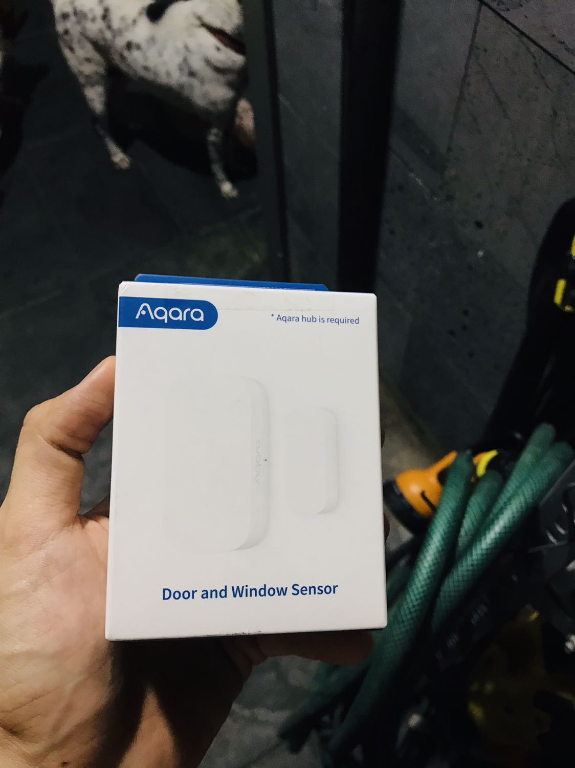 Cảm biến rất nhạy khi dùng hệ homekit, open hay close phát là báo tức thì trên app. Shop tư vấn nhiệt tình luac mình hỏi mình có sẵn cam g2h làm hub aqara đc ko. Dùng đc nhé, có sẵn cam g2h này thay thế cái hub aqara luôn, tiện vô cùng. Cảm biến nhỏ xíu xiu, keo dán siu chắc, gỡ ra cực khó nhé.