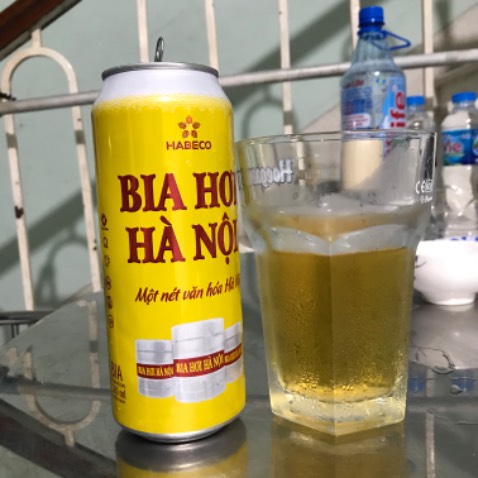 Bia uống gần được như bia bình Inox hay uống ngoài quán. Thích cái vụ bia hơi Hà Nội. Có điều giao hàng không đúng hẹn. Lịch giao thứ tư mà thứ hai đã giao tới…sớm hơn 2 ngày :D
