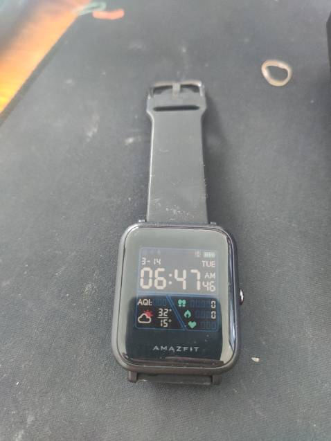 Chốt hơi lỏng lẻo, ko chắc chắn lắm