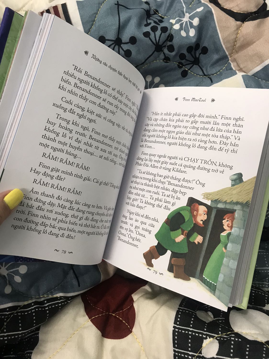 Cực kỳ cực kỳ thích cuốn này. Cầm Nặng tay, và các câu chuyện rất hấp dẫn. Màu sắc phải nói là rất rõ và đẹp. Chữ cũng to rõ nữa
Nhưng về nội dung thì đối với trẻ từ sáu đến chín tuổi nên có thêm ba mẹ kế bên để giải thích một vài từ khó nhé.