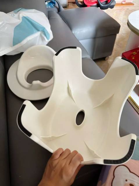 Nhận sản phẩm mới thấy chất lượng, nhựa cứng dày chắc chắn. Có đế chống trượt. Ok lắm nên mua mnguoi