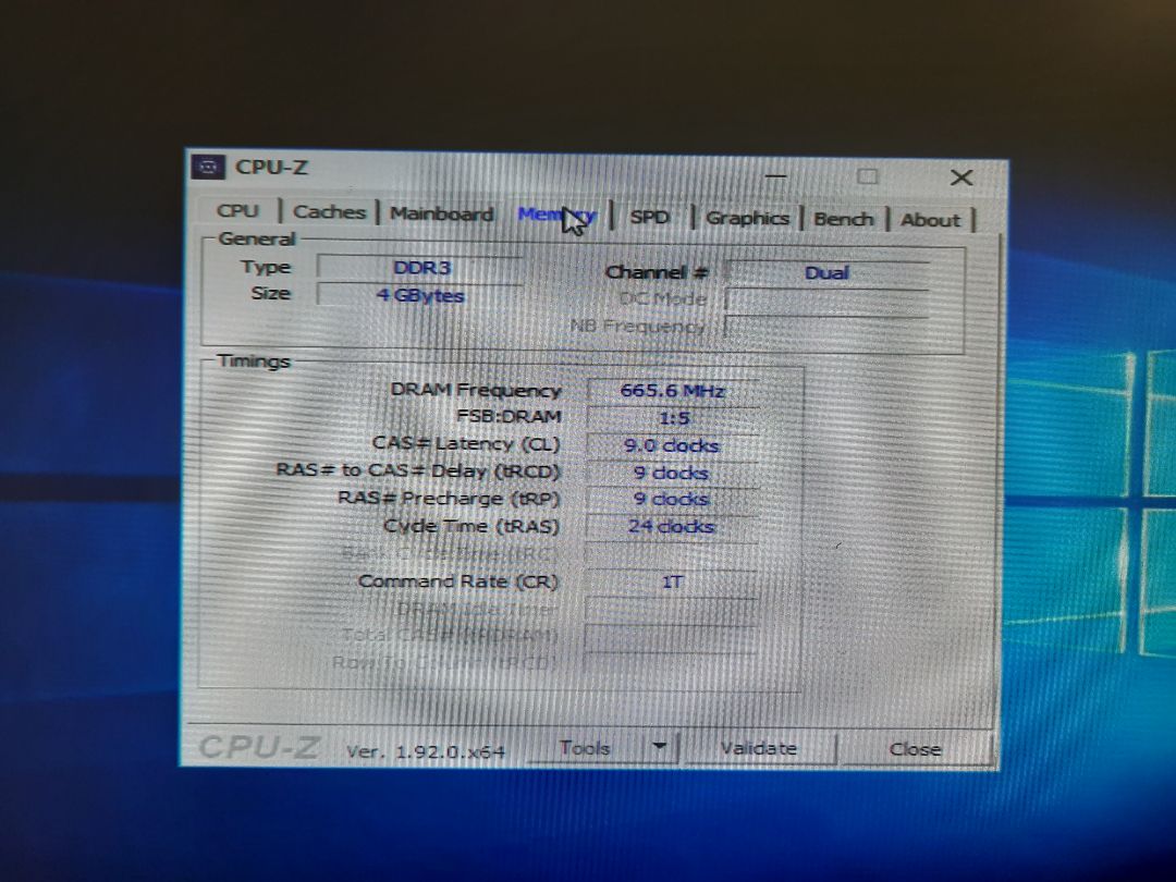 dòng này to hơn 7010. mình đang dùng dell đồng bộ 7010,nhưng cái này to hơn nhiều. máy chạy ổn định, tạm thời chưa có vấn đề.
vấn đề ở chỗ đóng gói, hàng đóng gói cho được 1 tấm xốp nhỏ. vận chuyển có nhiều vết trầy nhỏ. mong shop khắc phục đóng gói, vì bất cứ hàng gì cũng sợ khâu vận chuyển.