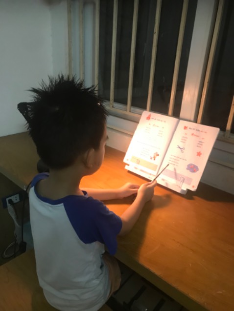 Sản phẩm đúng như mô tả. Mình mua cho bé ngồi học thấy rất hữu ích. Mọi ng nên mua nhé