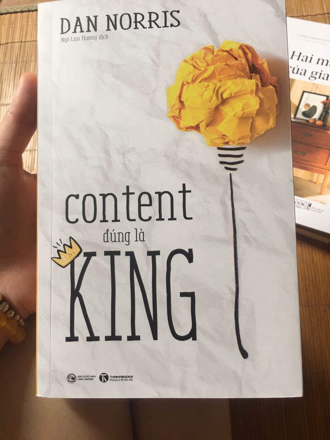 Muốn tìm hiểu về viết content nên đã lựa chọn cuốn sách này. Hy vọng sách sẽ đem đến cho mình nhiều điều bổ ích