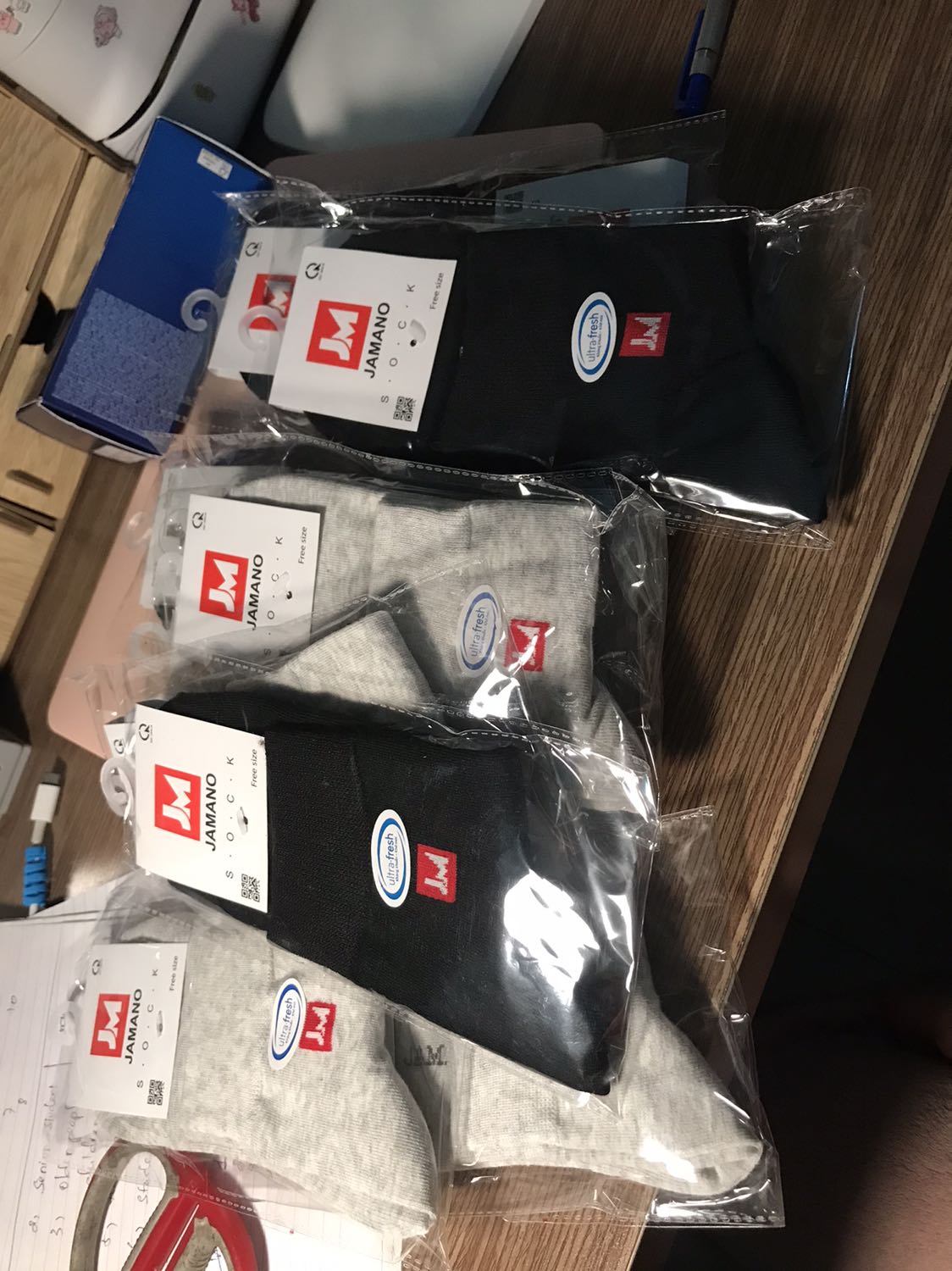 Xịn xò *** lắm mn ạ. Nên mua nhé tất ko quá dày nhưng co giãn tốt mua trên tiki giá rẻ nhất rồi. Hài lòng