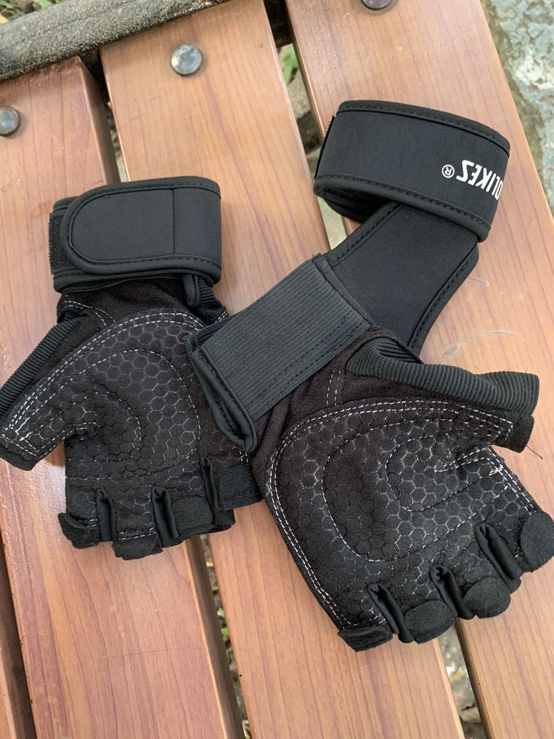 Sản phẩm tốt, giao hàng nhanh. Giá thành so với chất lượng hợp lý