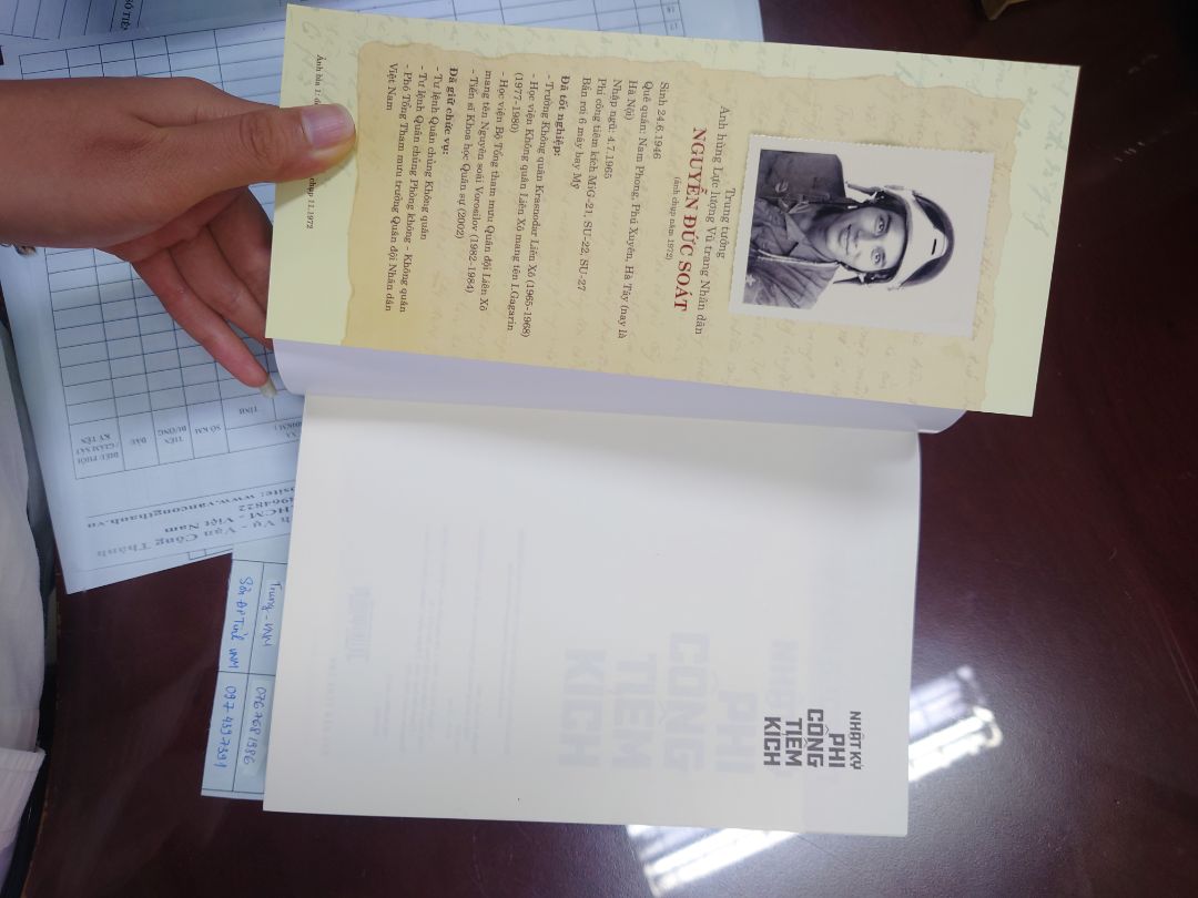 Cho 4 sao vì mình đã chọn bookcare nhưng sách không được bọc. Này mình mua cho nên hơi thất vọng xíu. Chất lượng sách ok, nội dung thì chưa kịp đọc nên chưa đánh giá được.