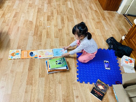 Cách thể hiện tình yêu thương của cha mẹ với con cái.
Đôi khi chúng ta nghĩ rằng chúng ta yêu thương con, nhưng cách thể hiện sai khiến chúng ta k nhận được những kết quả đúng đắn, và ta tự hỏi vì sao ta yêu chúng tới vậy mà chúng không hiểu. Thì câu trả lời là học hỏi để thể hiện đúng cách mà thôi.