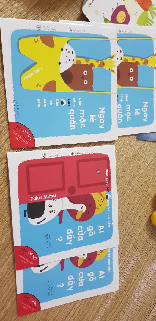 nhận 2 quyển giống nhau, k giống như trong hình đăng lên