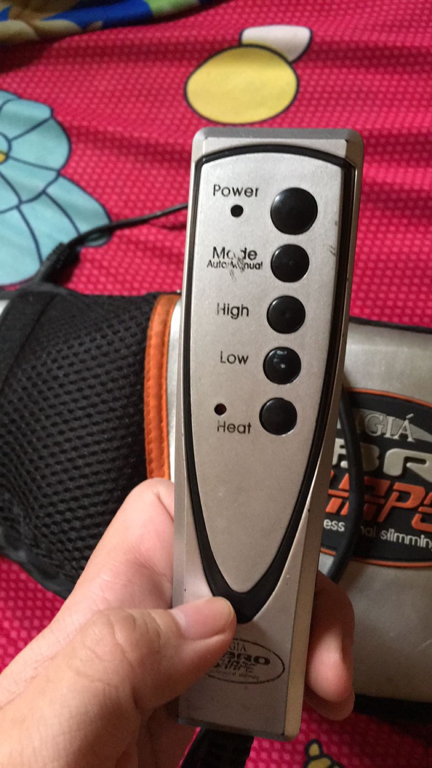 Cực kì cực kì ko hài lòng
Giao sản phẩm cũ, bị trầy nhiều, hàng đã qua sử dụng
Nút điều khiển bị lõm xuống không bấm được, chữ cũng ko rõ ràng
Sử dụng được 5p tắt.
Cực kỳ thật vọng