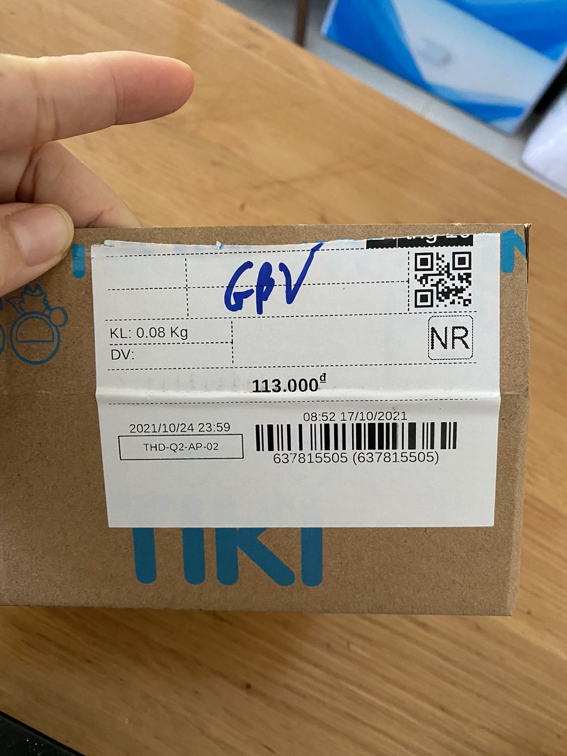 Trời ơi. Sao giao cái hộp không vậy. Hàng đâu rồi. Shop *** tui hả. Yêu cầu hoàn tiền. Bán hàng gì kỳ vậy tiki