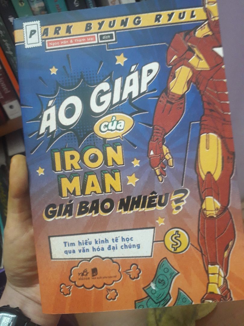 thích các vấn đề kinh tế nên mình đã me cuốn này khá lâu khi Nhã Nam nhá hàng. nhìn bìa rất đẹp còn nội dung thì mình chưa biết