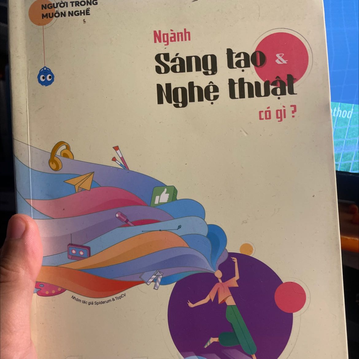 Quyển sách về nội dung khá thú vị, nó cung cấp nhiều góc nhìn về ngành sáng tạo và nghệ thuật, được gặp gỡ các nhân vật nổi tiếng có sức ảnh hưởng. Về phần thiết kế, sách được trau chuốt rất nhiều về mặt hình ảnh, đọc không bị mỏi mắt.