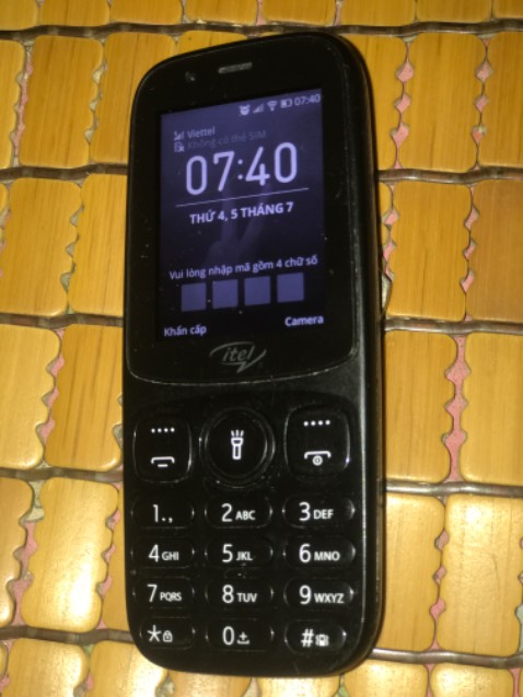 Điện thoại kết nối Internet dễ dàng, dễ sử dụng. Hai sim hai sóng, tiện lợi cho người dùng