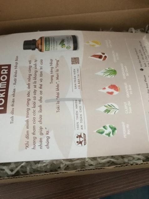 Ta nói là ưng cái bụng. Đóng gói đẹp. Cái này làm quà tặng thì ưng thôi rồi. Chụp ảnh đầy đủ để khoe đây. Tinh dầu thơm lắm còn đóng gói rất cẩn thận lắm . Hương thơm đúng vị chuẩn của thiên nhiên. Hi Ta nói là ưng cái bụng. Đóng gói đẹp. Cái này làm quà tặng thì ưng thôi rồi. Chụp ảnh đầy đủ để khoe đây. Tinh dầu thơm lắm còn đóng gói rất cẩn thận lắm . Hương thơm đúng vị chuẩn của thiên nhiên. Hi