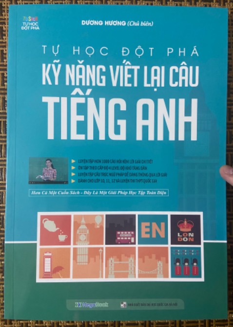 - Giao hàng rất nhanh (chưa đầy 1 tiếng đã giao kể từ khi đặt hàng)
- Sách được đóng gói khá cẩn thận, chỉ hơi bị nhăn 1 chút (nhưng cũng không quá đáng kể)
- Sách phù hợp cho mọi dạng đối tượng (từ mất gốc, sơ cấp, trung cấp đến cao cấp)
- Sách cũng là 1 trong những tài liệu phù hợp để các bạn ôn thi olympic hoặc thi HSG phần viết lại câu.