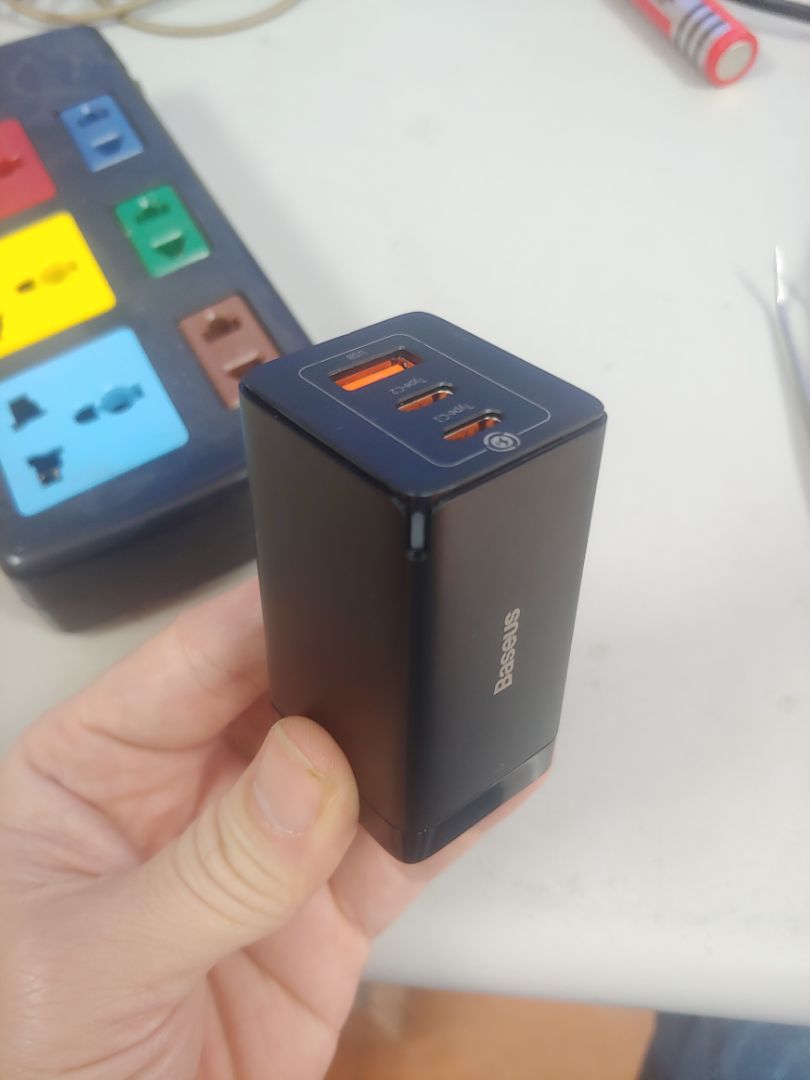 cắm điện ko sáng đèn, cắm sạc ko lên.