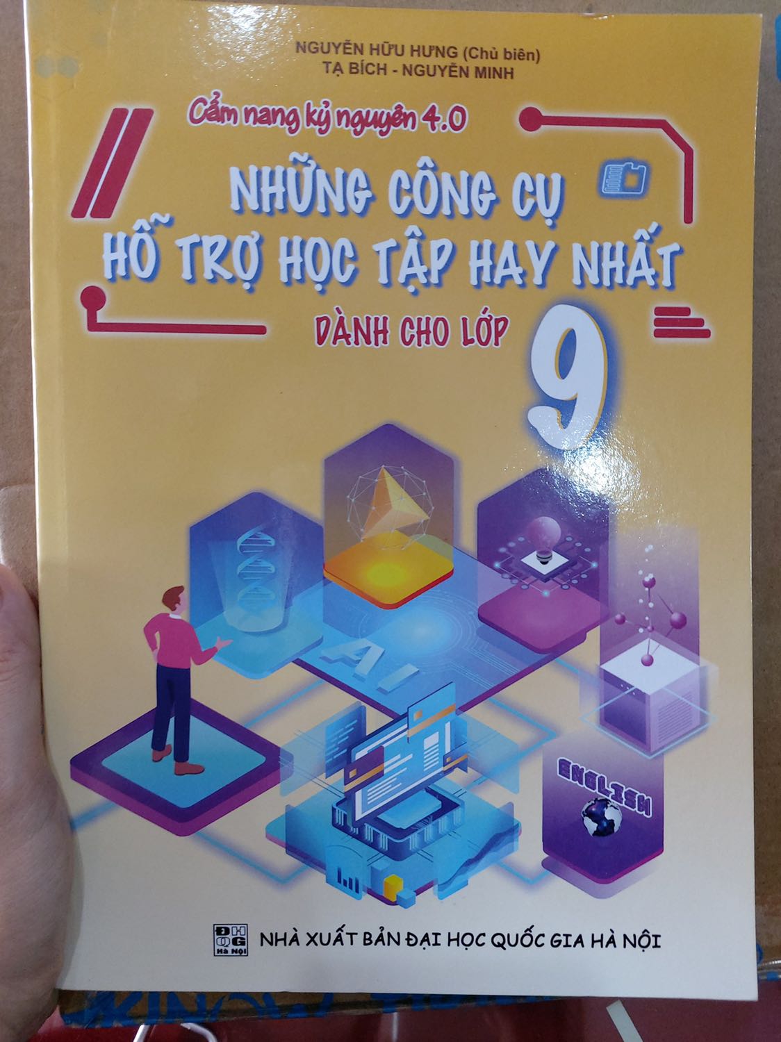 Cuốn sách này rất hay, có đủ các ứng dụng học tập dành cho các môn: Toán, lý, hóa, sinh, tin, ngoại ngữ. Mình nghĩ các bạn lớp 7, lớp 8 cũng có thể tham khảo được cuốn này. Rất hữu ích