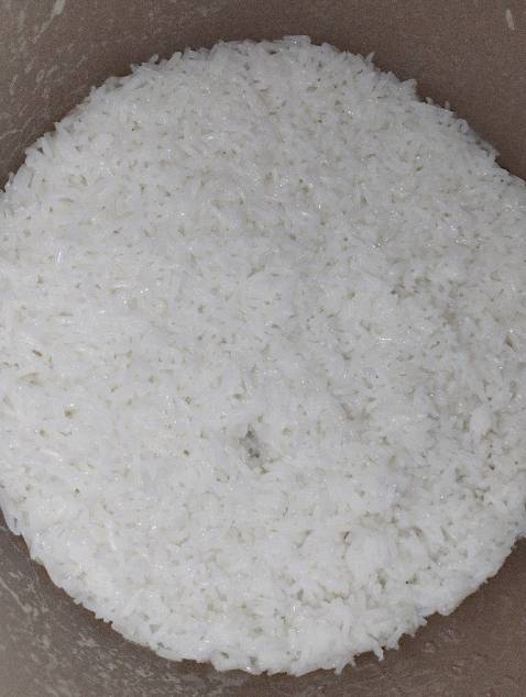 Ngoại hình đẹp. Nấu nhanh. Cơm ráo nước. Tôi rất thích sản phẩm này. Giá cả phải chăng, công suất cao. Nên mua. Dùng mấy tháng rồi mới đánh giá.