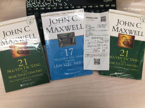Giao hàng nhanh, chất lượng sách ok về mực in, bìa, niêm phong sạch sẽ. Đã 4 lần mua 5 cuốn sách (tái bản lần thứ 12) qua nhà sách Fahasa-TIKI. Nói chung là mình hoàn toàn hài lòng.

Để bạn có thể tiếp tục phát huy và nhân rộng thì mình tặng bạn 5 Sao.