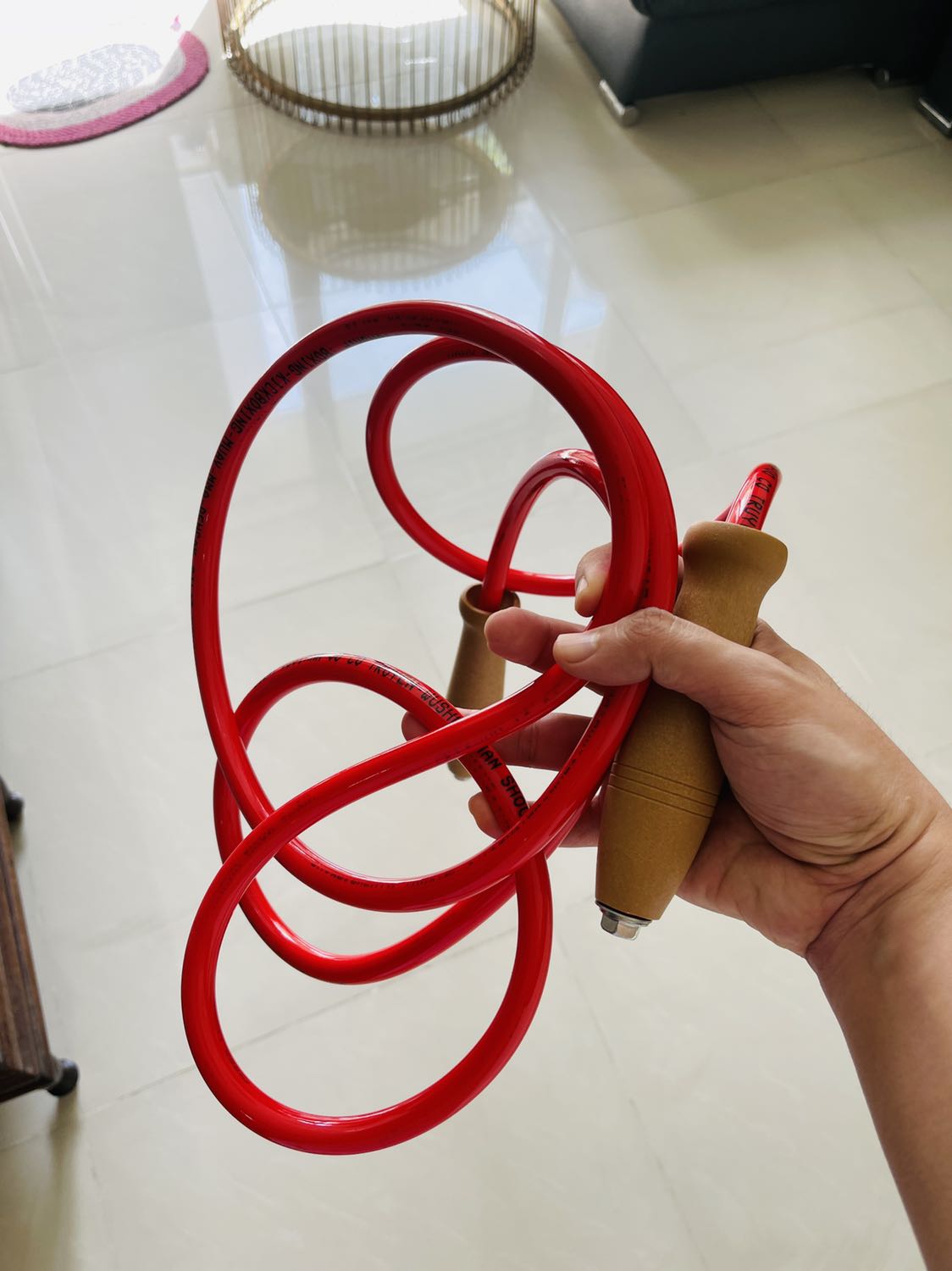Dây nhận được như hình, giao hơi lâu, 3-4 ngày mới nhận được, dây nặng tập rất chất lượng, chiều dài mình đã đo thử bằng các loại khác chứ không dài như 1 số bạn review Dây nhận được như hình, giao hơi lâu, 3-4 ngày mới nhận được, dây nặng tập rất chất lượng, chiều dài mình đã đo thử bằng các loại khác chứ không dài như 1 số bạn review