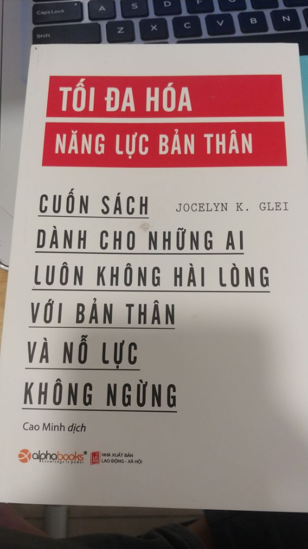 sách hay nhưng cho 1 sao vì giao sách mới mà bẩn. móp méo. Mua để làm quà tặng mà như vầy thì khác nào sách cũ