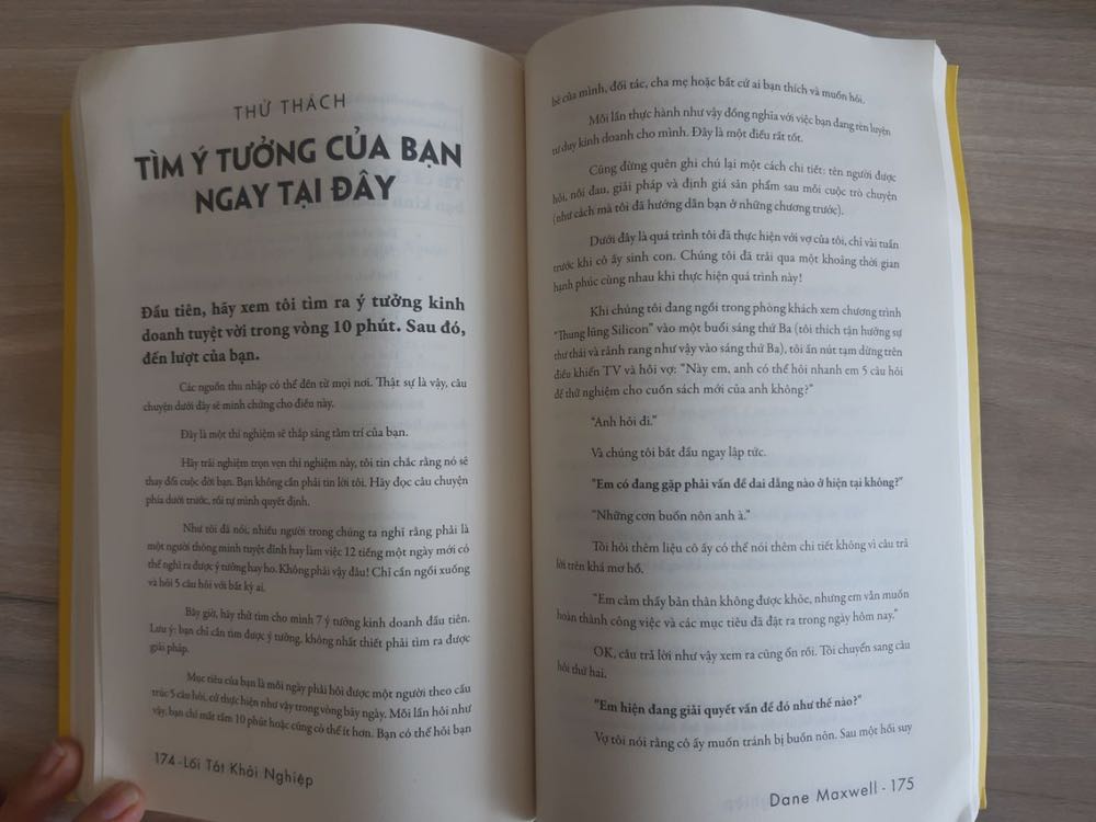 Làm sao để bắt đầu kinh doanh? Giấy phép, tiền vốn, sản phẩm nên chọn…có quá nhiều thứ phải nghĩ.
Khởi nghiệp du kích: các ý tưởng để bắt đầu khởi nghiệp dành cho người trẻ, ít vốn và ít kinh nghiệm. Đúng kiểu tinh thần chiến tranh du kích của VN ^^ 2. Sách Lối tắt khởi nghiệp: cách để triển khai kinh doanh, từ A tới Z. 3. Thực hành khởi nghiệp: như một người anh, dẫn mình đi qua những tháng ngày đầu tiên khởi nghiệp. Chỉ rõ ra ngày 1, ngày 2… những ngày sau đó nên làm gì. 
Nếu bạn cần một bản đồ tổng quan để chuẩn bị và bắt đầu kinh doanh thuận lợi trong những tháng đầu tiên thì đây là bộ sách đầy đủ nhất dành cho người Việt Nam.
Sách đẹp và giao hàng nhanh.