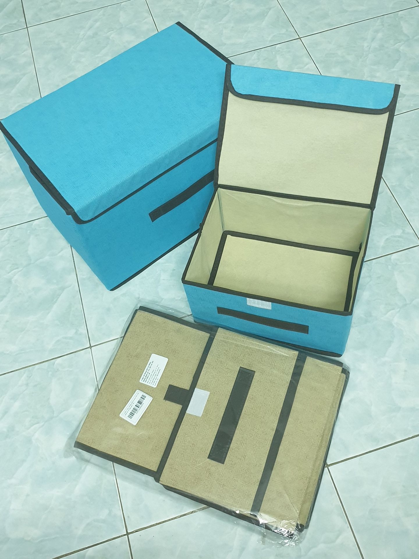 So với giá bán và các sản phẩm tương tự trên thị trường thì mình thấy hợp lý. Sản phẩm có lớp giấy cững bên trong nên giữ form tốt. Màu sắc đậm, rõ nét. mình đã mua 2 combo 2 màu và đều hài lòng.