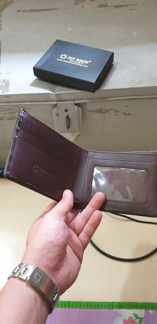 Vừa nhận được sản phẩm, cũng khá hài lòng về cấu hình. môi tội k giống màu trước khi mua, ví trên rõ màu nâu đỏ còn màu này nâu xỉn