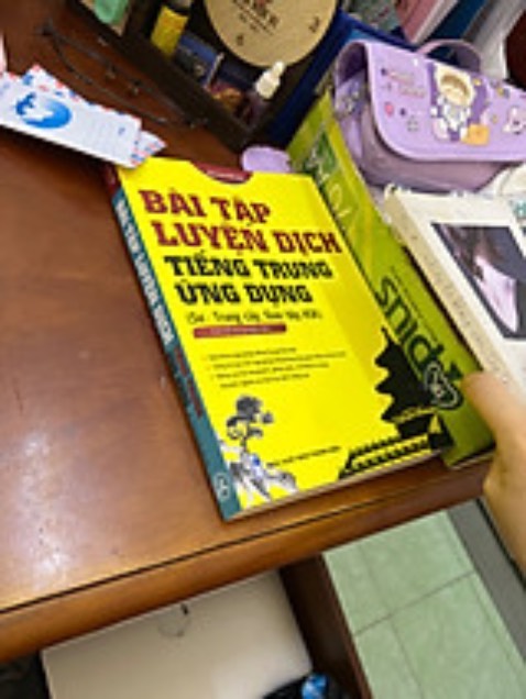 Trang bìa và màu giấy in rất đẹp, sách rất chuẩn còn được tặng đĩa dvd nhưng nếu muốn chuyển sang file có thể trao đổi shop. Shop rất chu đáo nhiệt tình, rất hài lòng về cách chăm sóc kh của shop 💕💕 mừi đỉm 🥹