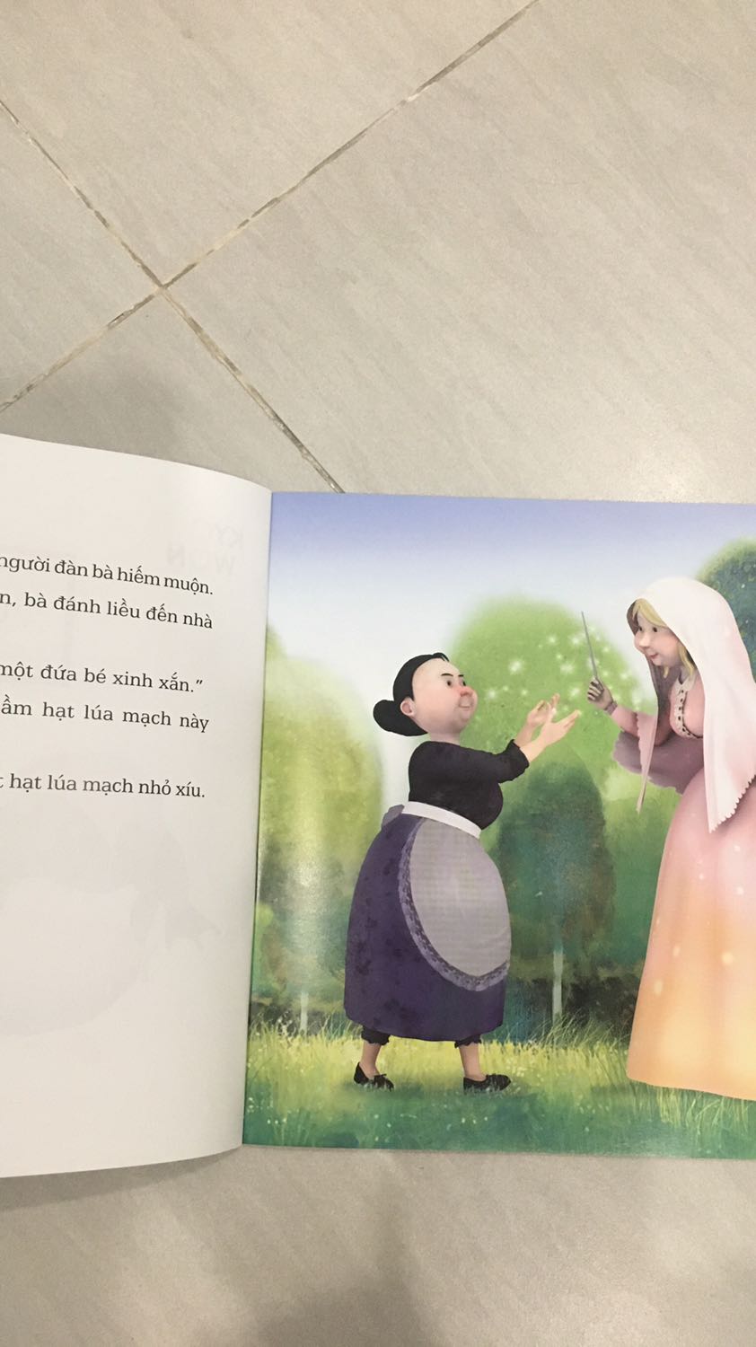 Tiki giao hàng nhanh. Sản phẩm có giá tốt. Sách có nội dung hấp dẫn. Tranh minh hoạ cực kỳ sống động, dễ thương.